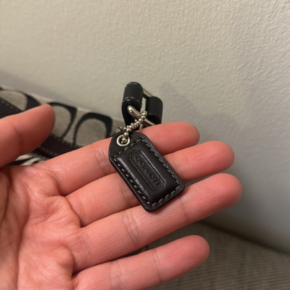 Mini/Small Coach Top Zip Bag in Pristine Condition - Picture 3 of 8